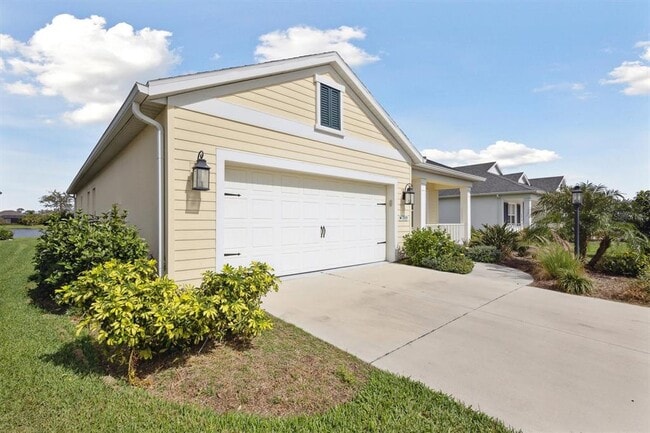 Building Photo - 3919 Woodmont Dr