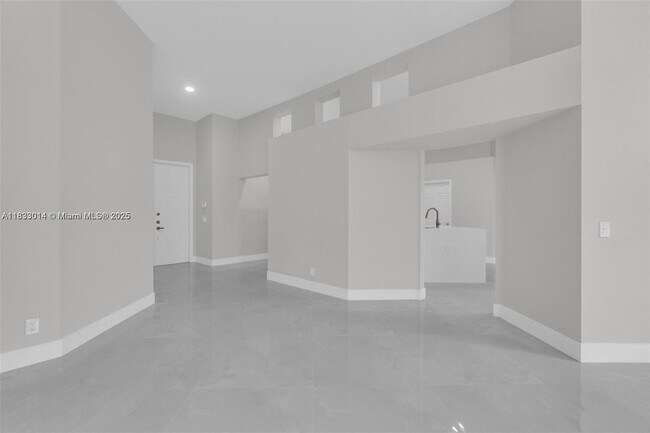 Building Photo - 2553 Bay Pointe Dr