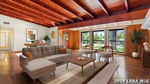 Building Photo - 1049 Ivy Ln