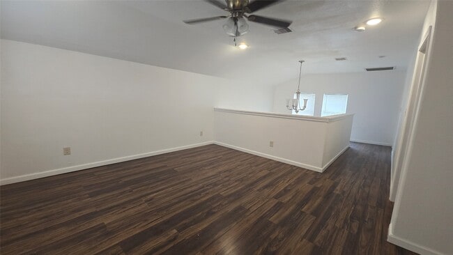 Building Photo - 421 Sidney St