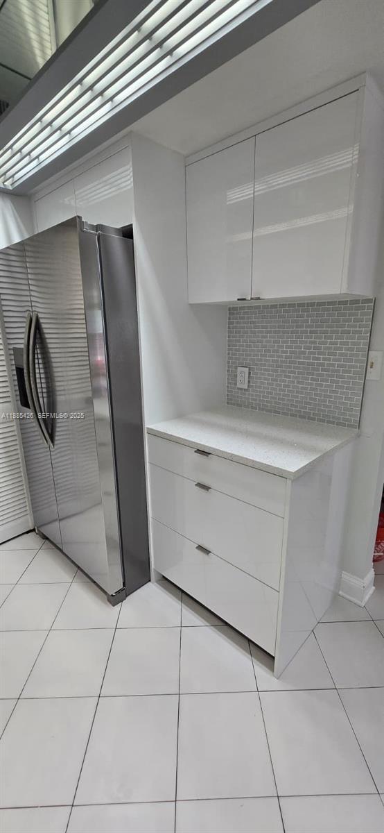 Building Photo - 2843 S Bayshore Dr