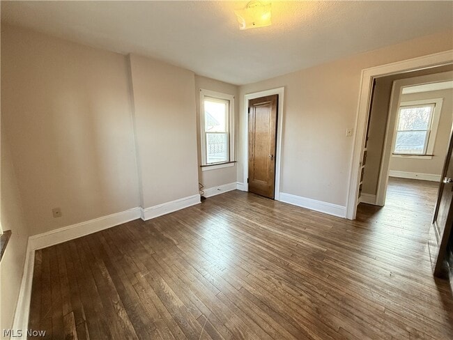 Building Photo - 837 Eastland Ave