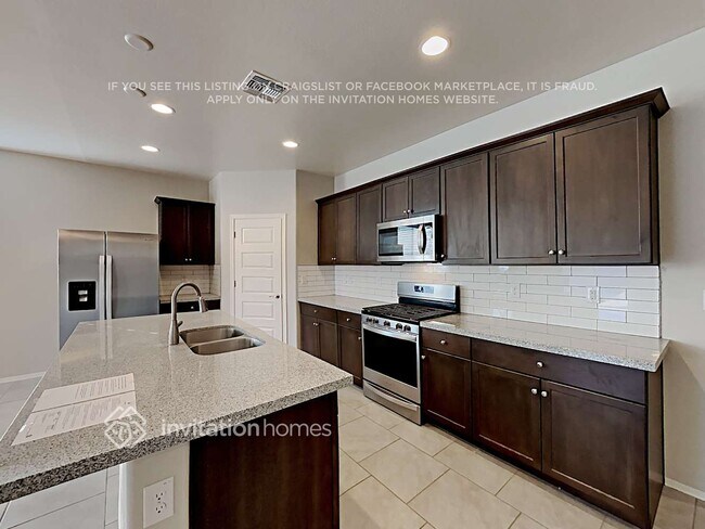 Building Photo - 39997 W Jenna Ln