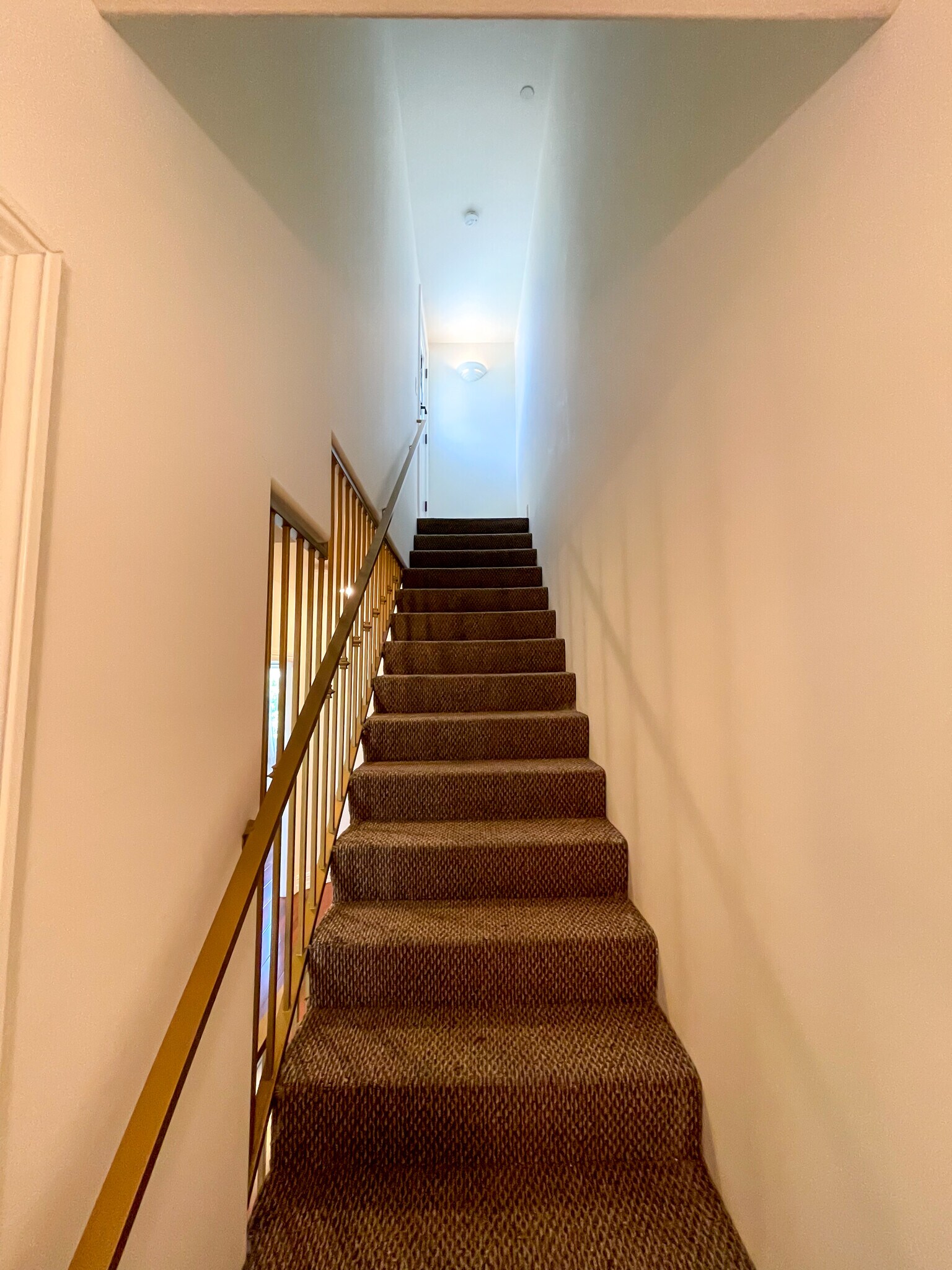 Building Photo - 2027 Beloit Ave