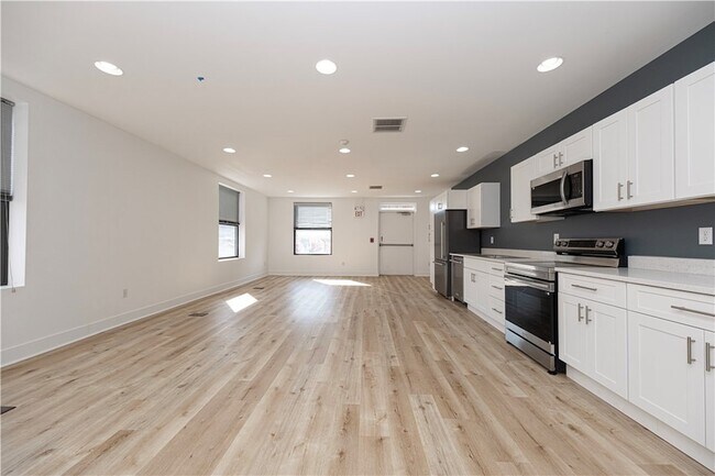 Building Photo - 232 3rd Ave