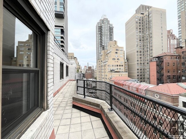Building Photo - EAST 63 STREET