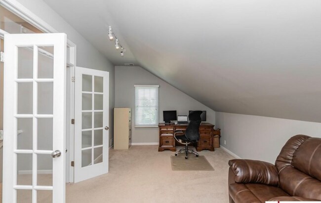 Building Photo - Stunning 4 Bedroom Elkhorn Home!!
