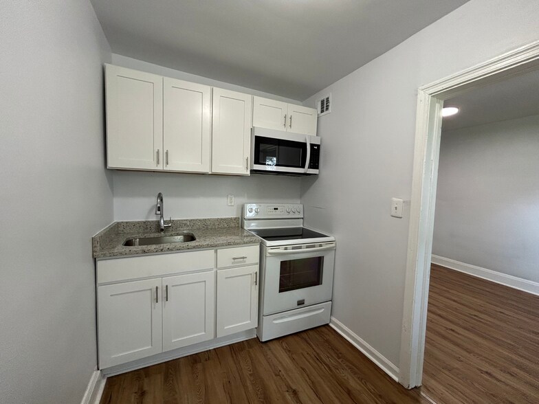 Building Photo - 1406 Filbert St