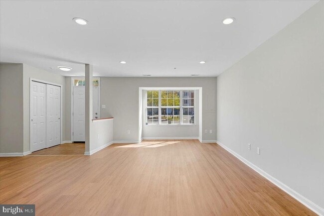 Building Photo - 9208 Fairlane Pl