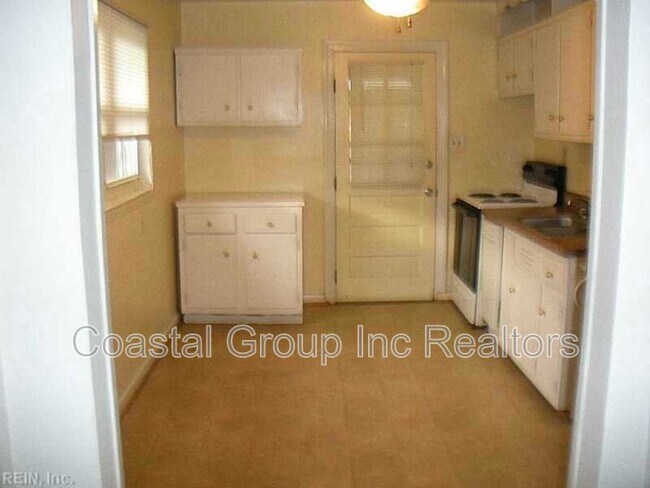 Building Photo - 5605 Westbury Rd