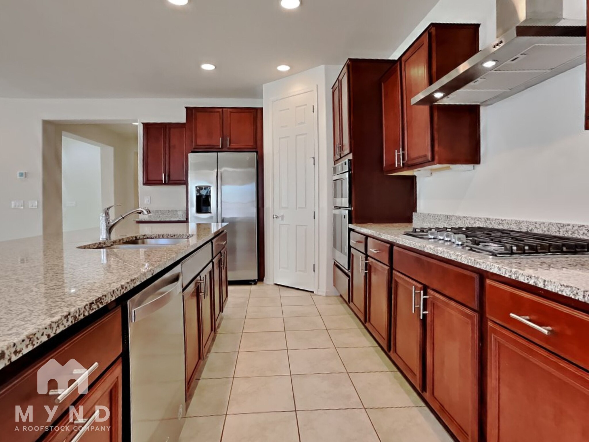 Building Photo - 8756 W Rancho Dr