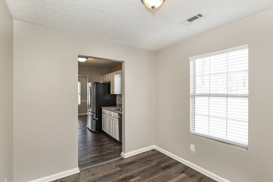 Building Photo - 39 Fairview Dr