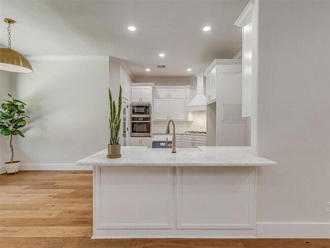 Building Photo - 4300 High Range Ln