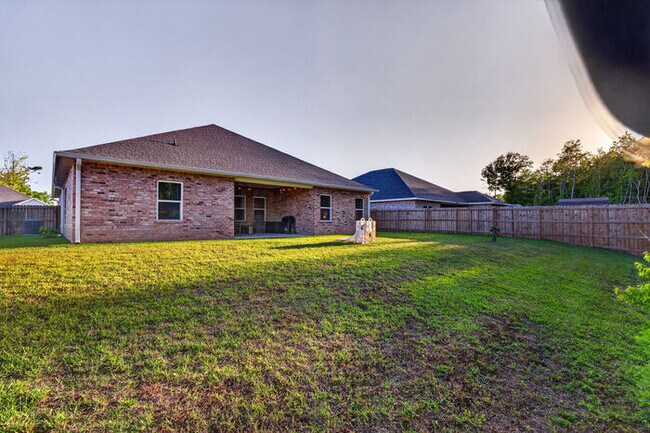Building Photo - 8009 Crawford Dr
