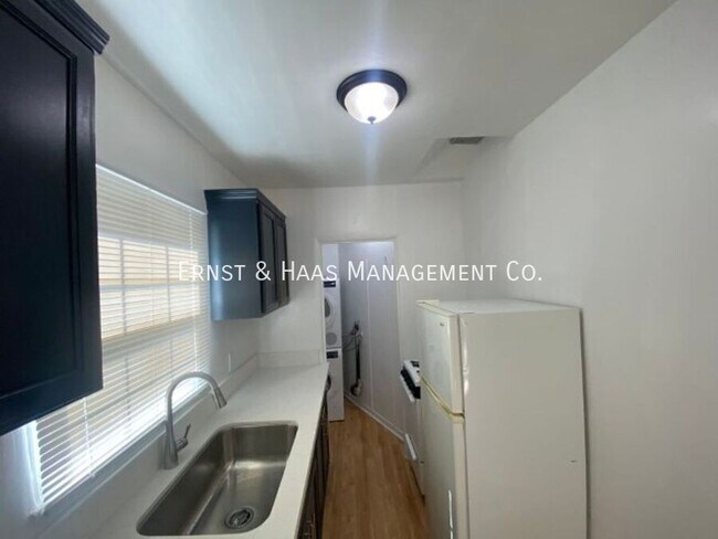 Building Photo - 822 Belmont Ave