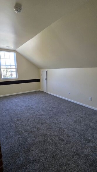 Building Photo - 225 Pemberton Rd