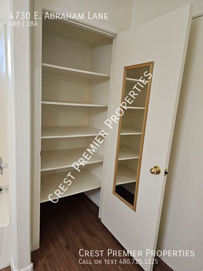 Building Photo - 4730 E Abraham Ln