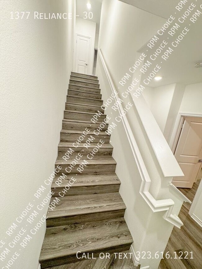 Building Photo - 1377 Reliance-30