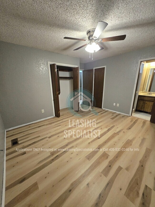 Building Photo - Charming Yukon 3 Bed 2 Bath Home