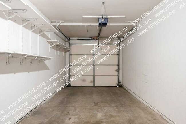 Building Photo - 1321 SE Delaware Ave