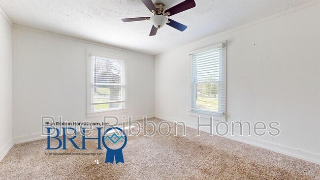 Building Photo - 3213 Shields Ave