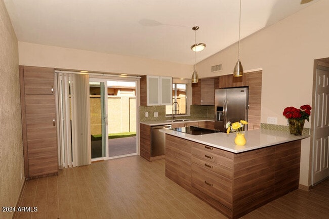 Primary Photo - 1320 E Bethany Home Rd