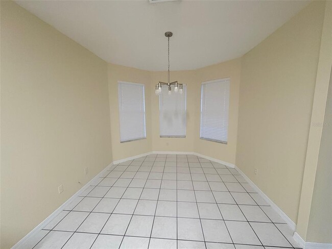 Building Photo - 456 Calabay Parc Blvd