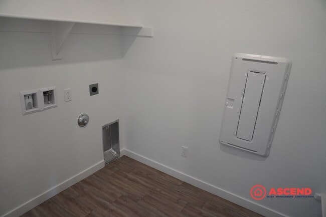 Building Photo - Beautiful 4-Bed Home in Shafter's Gossamer Grove Community – Solar Included!