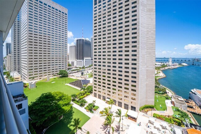 Building Photo - 335 S Biscayne Blvd