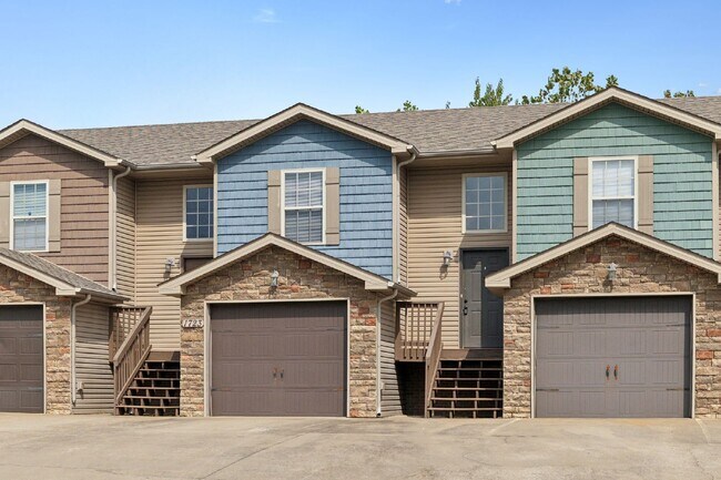 Building Photo - 1723 C THISTLEWOOD DR Clarksville, TN 37042