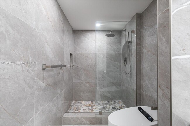 Building Photo - 2401 S Ocean Dr