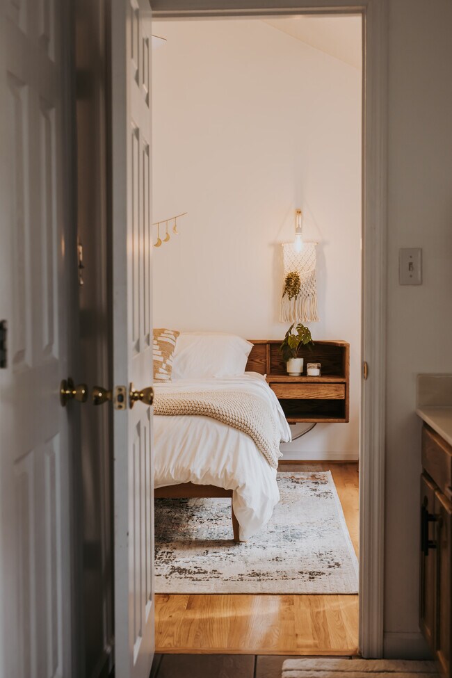 Building Photo - 10804 Trojan Hill Dr