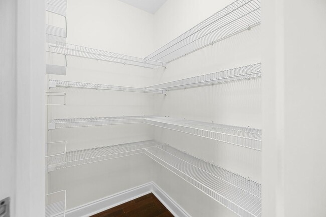 Building Photo - Port Wentworth Cottage