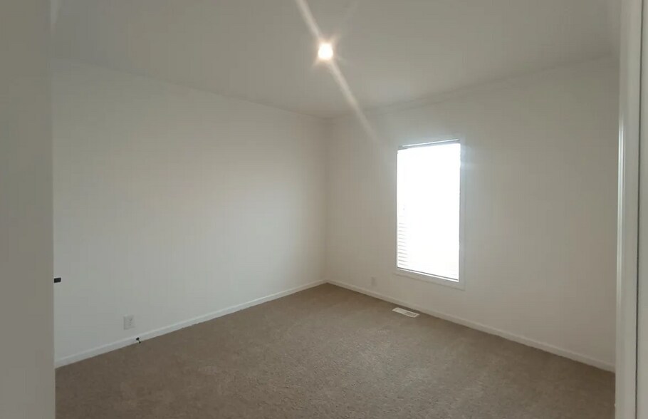 Building Photo - 37266 Burrstone Ln