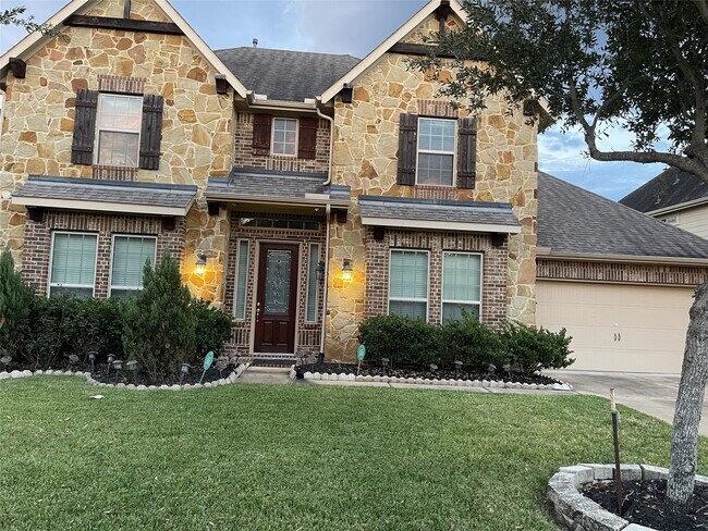 Primary Photo - 5130 Stone Island Ct