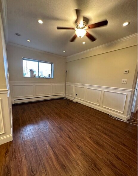 Building Photo - 142 Kenrick St
