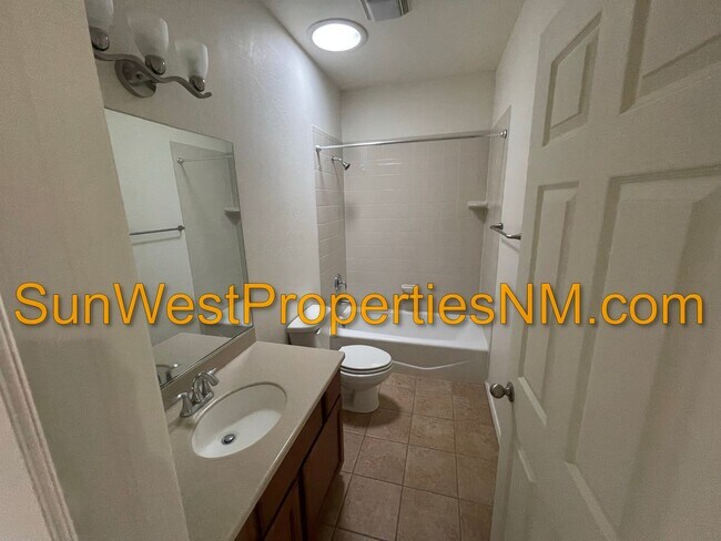 Building Photo - 3 Bedroom, 2.5 bath, 2 story with 2 car garage