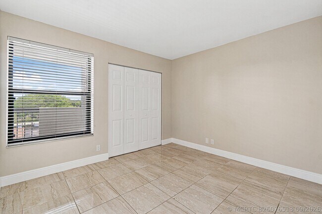 Building Photo - 6562 Boca Del Mar Dr