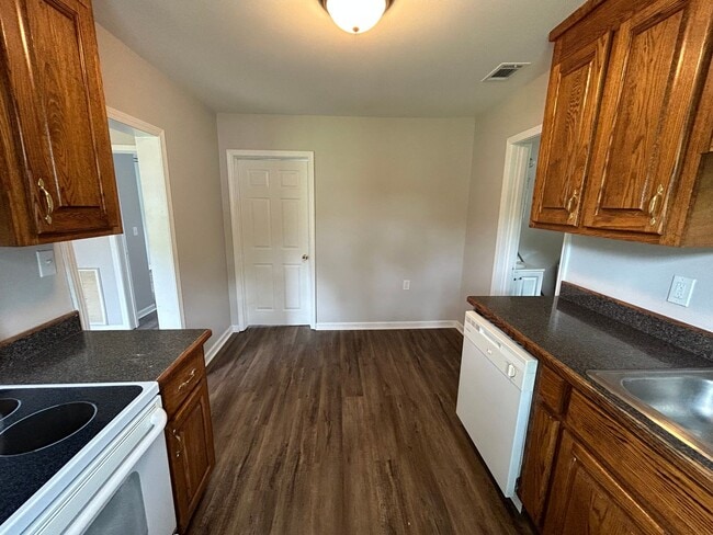 Building Photo - Updated 3/1 House in South Rome- $1,095