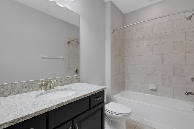 Building Photo - Beautiful Townhome for Rent