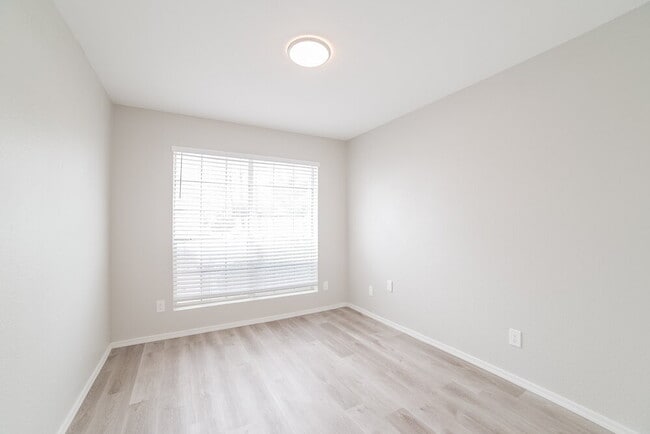 Building Photo - 655 N Rita Ln