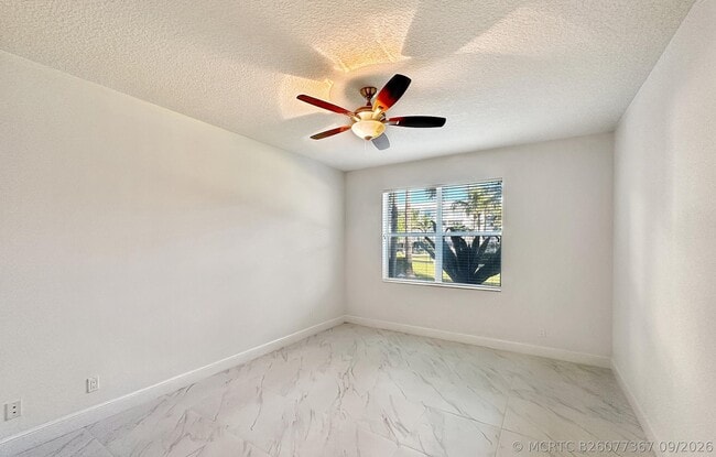 Building Photo - 312 Bay Colony Dr N