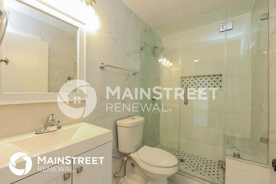 Building Photo - 6818 Still Lake Dr