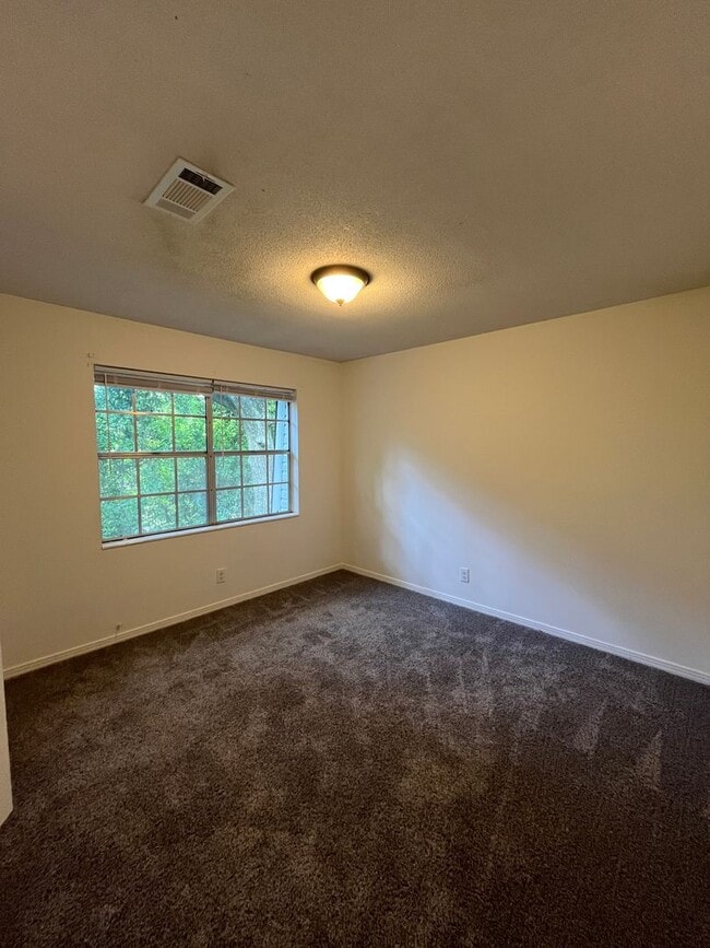 Building Photo - Townhome Located in NE Pensacola