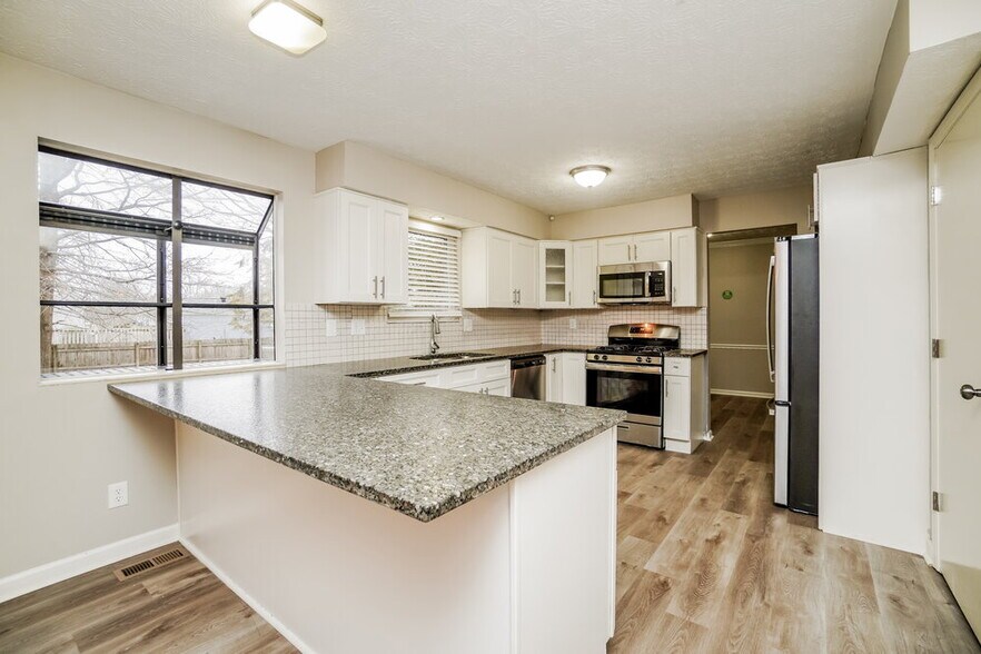 Building Photo - 1658 Sandy Side Dr