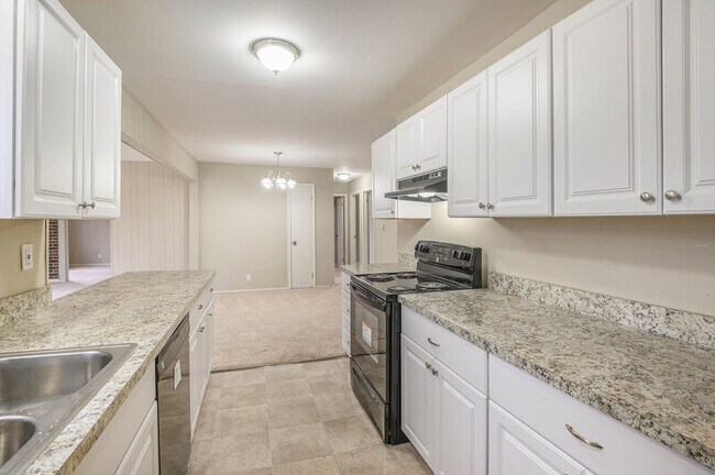 Building Photo - 1265 Westwood Dr