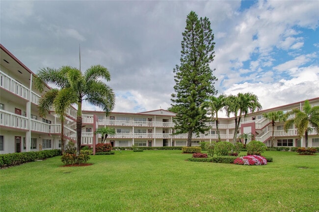 Building Photo - 436 Fanshaw K