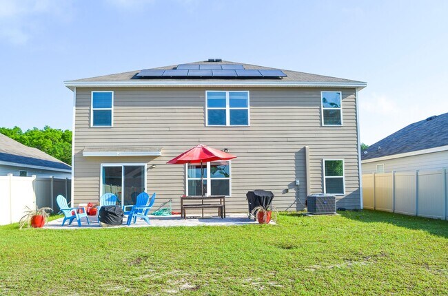 Building Photo - 5 Bedroom 3 Bath in Avalon Woods in Newberry