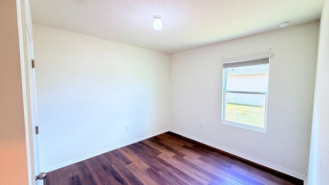 Building Photo - Available now! Amazing 4 Bedroom, 2 Bathroom Home in Wildwood!!