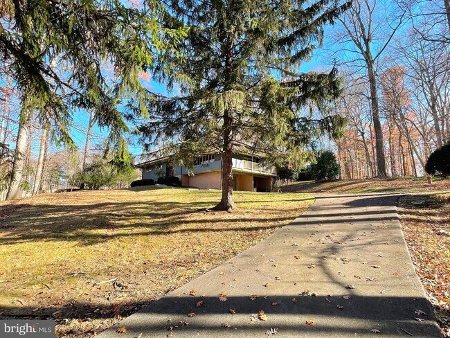 Building Photo - 9457 Boyds Turn Rd